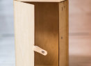 Коробка деревянная с откидной крышкой на кожаной застёжке